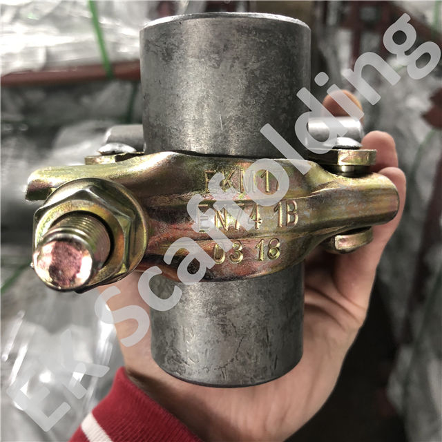 Double show press&eacute; 01