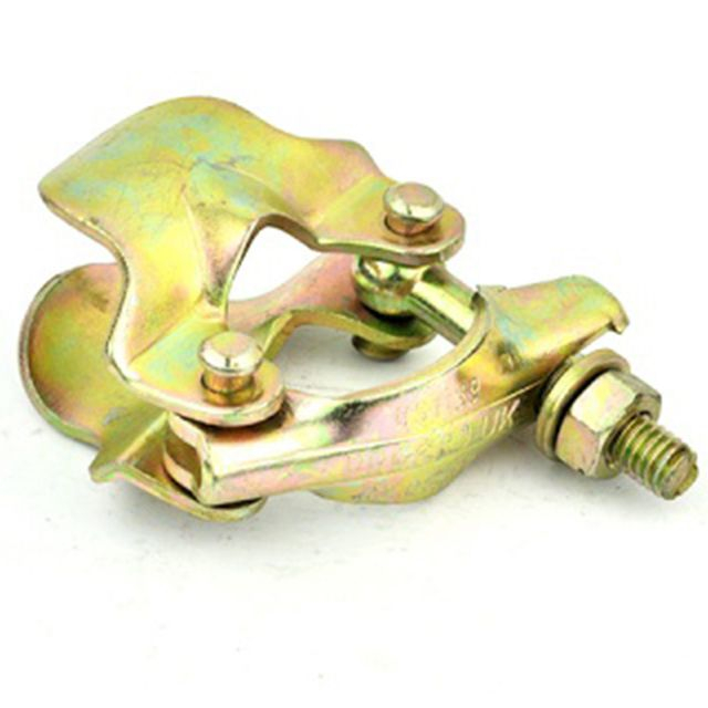 Coupleur d'ajustement d'échafaudage pressé