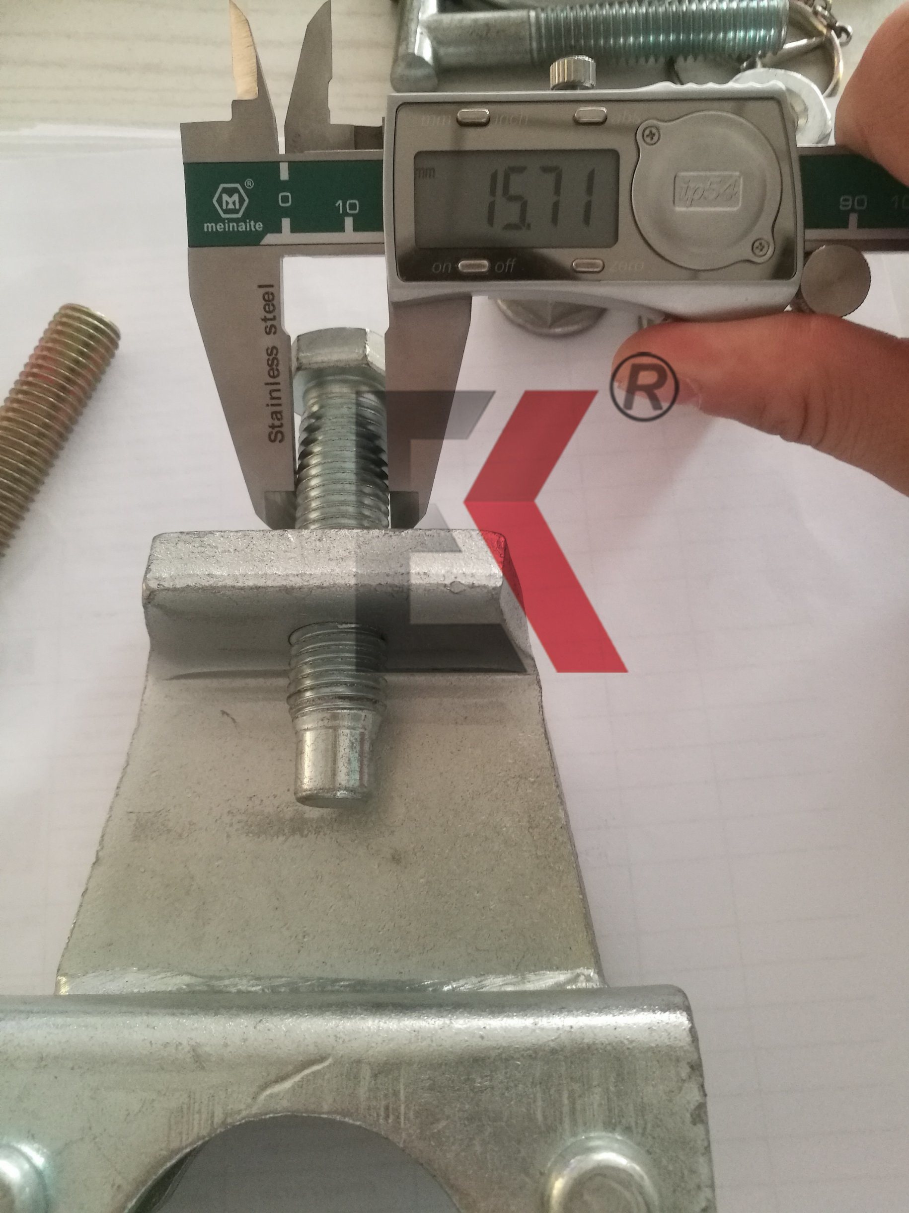 Coupleur de poutre fixe-1. 