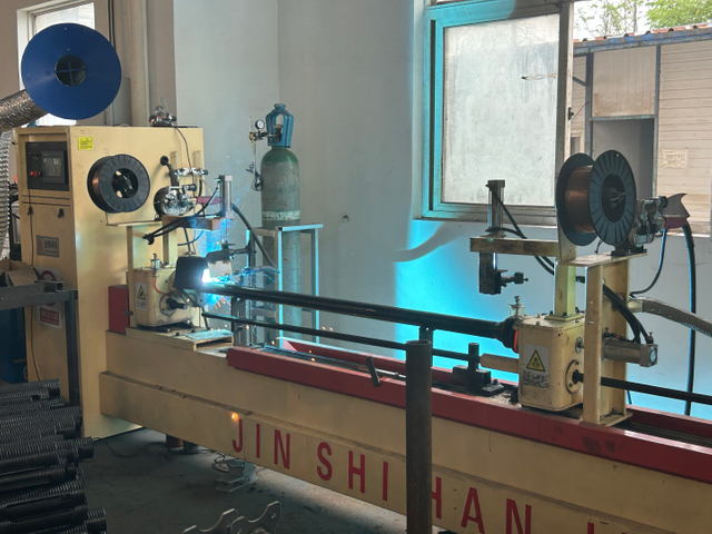 Soudage des poteaux étouffants réglables