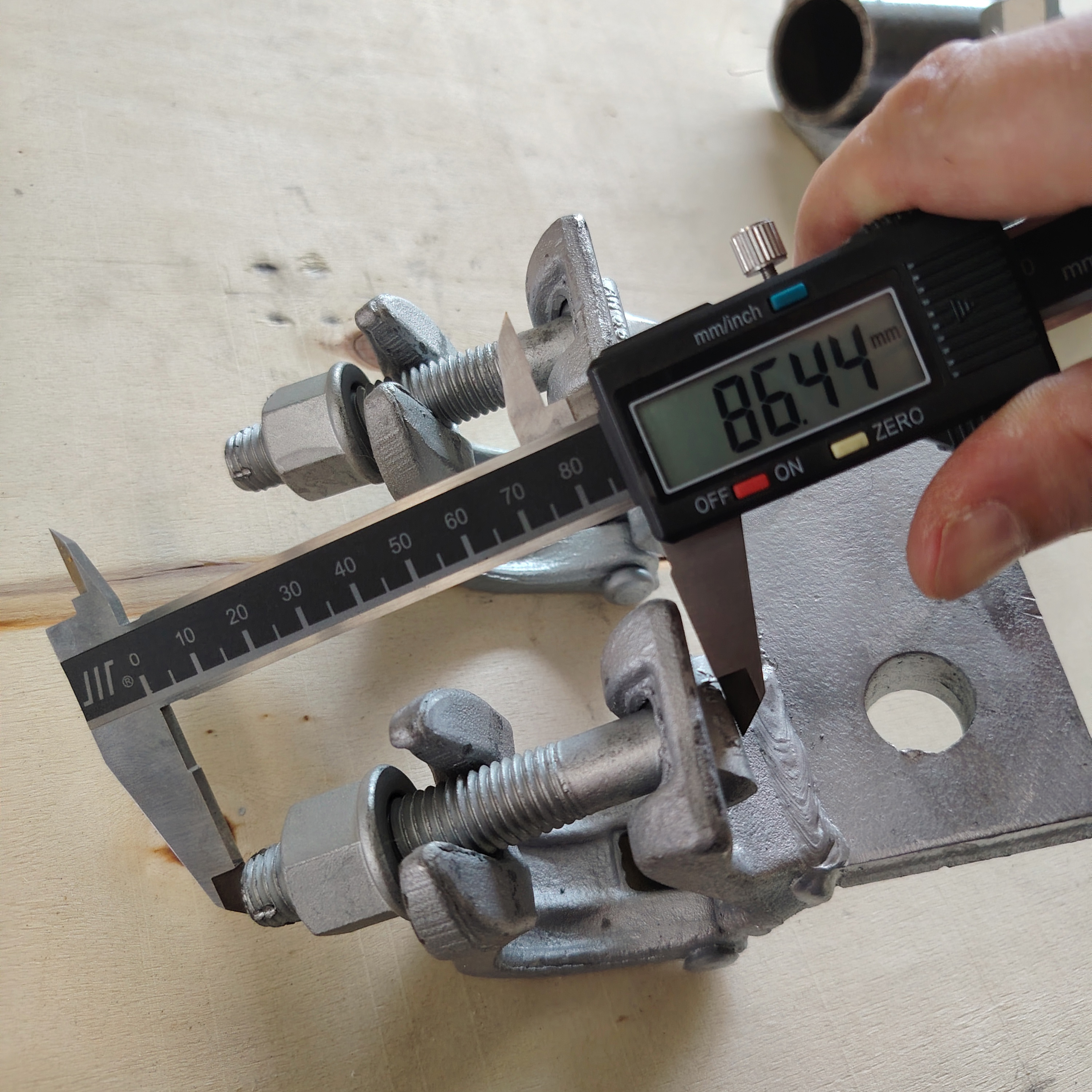 Base sur mesure Pince d'&eacute;chafaudage de forme 