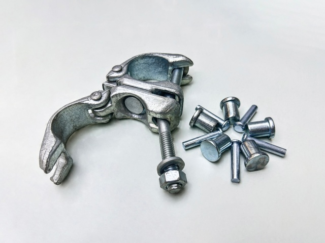 rivet de capuchon de coupleur pivotant