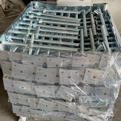 v&eacute;rins de mise &agrave; niveau d"&eacute;chafaudage creux