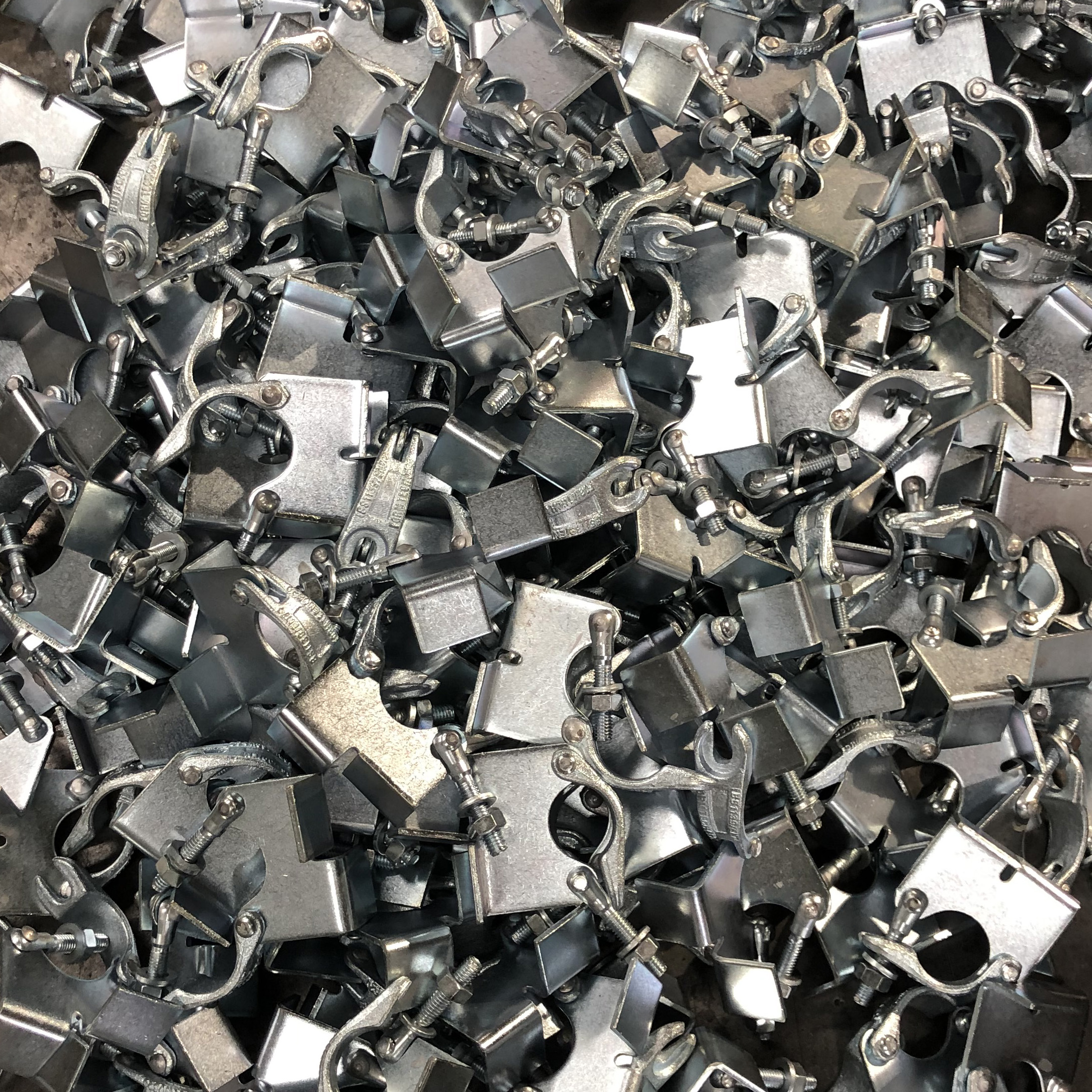 Coupleur de conservation de la carte forg&eacute;e de d&eacute;p&ocirc;t