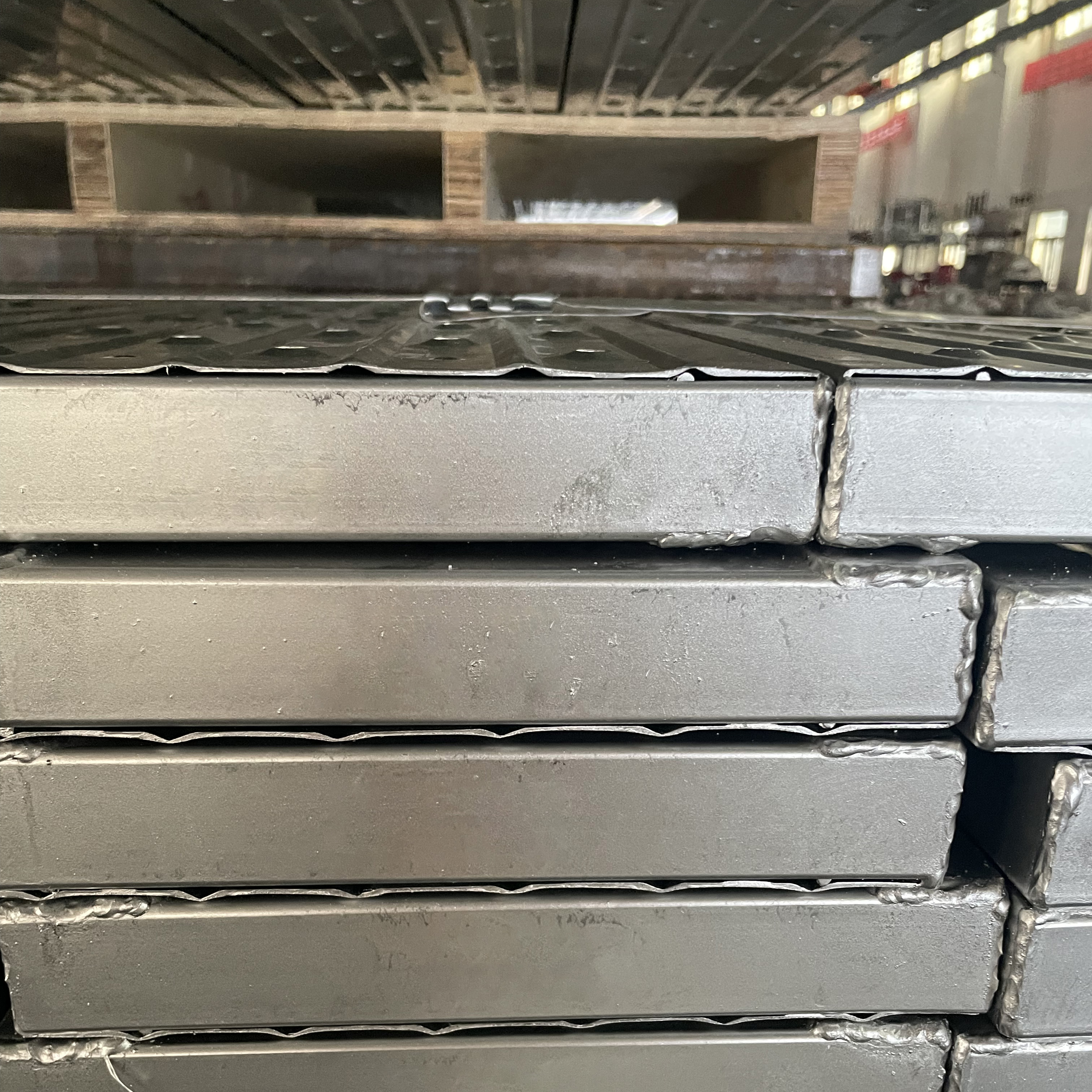 planche en acier ferm&eacute;