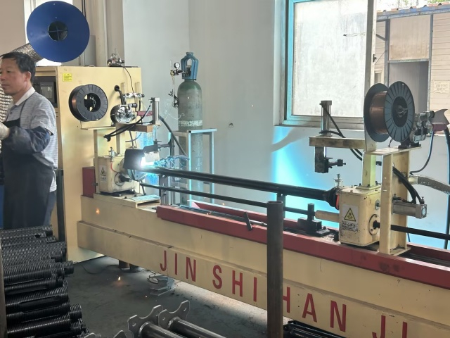 Soudage des poteaux étouffants réglables