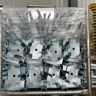 Cric &agrave; t&ecirc;te en U r&eacute;glable pour &eacute;chafaudage