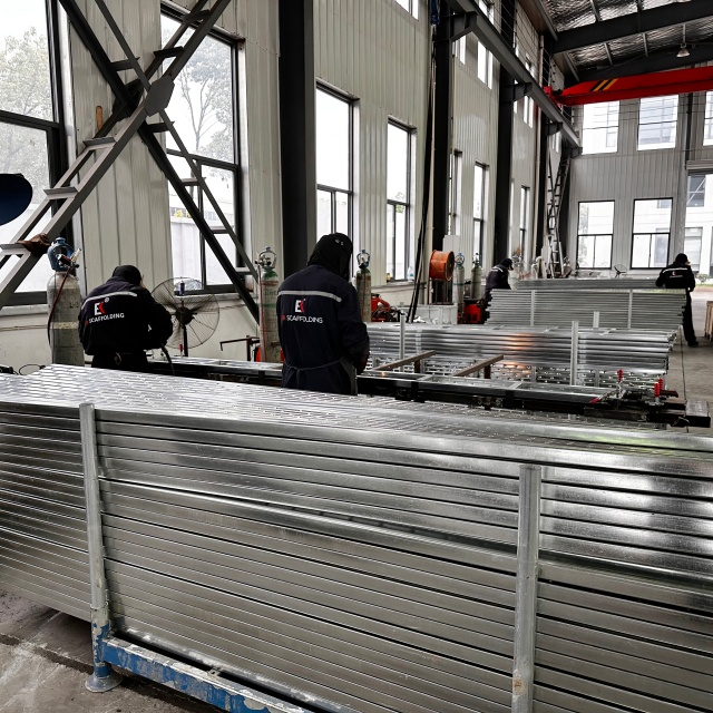 planche en acier ferm&eacute;