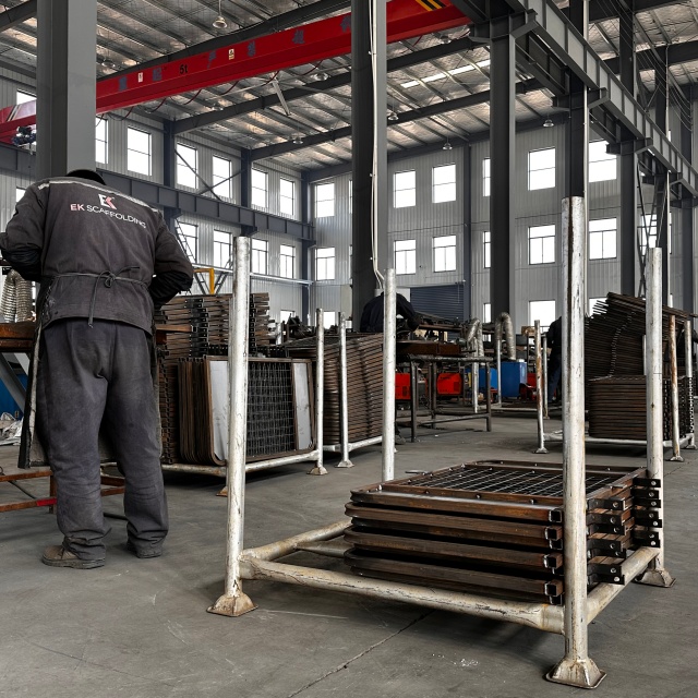 Images de production de portes d'acc&egrave;s &agrave; &eacute;chelle r&eacute;versible 