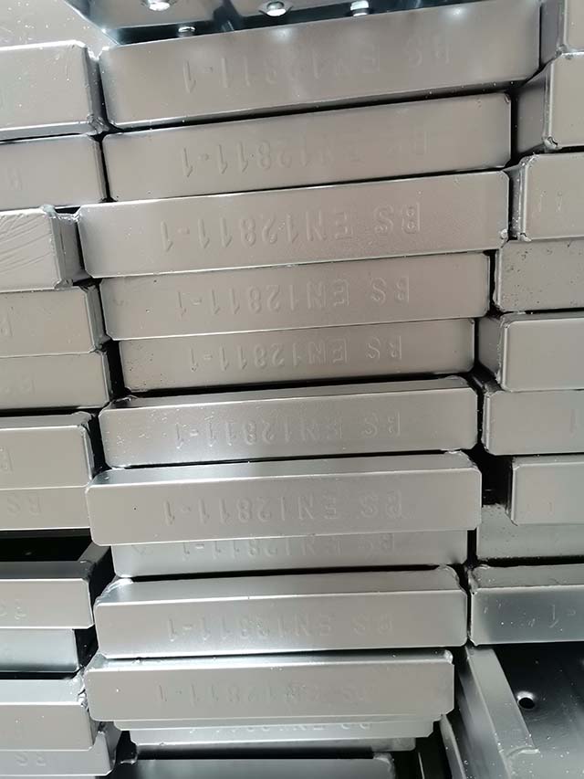 Planche m&eacute;tallique 10