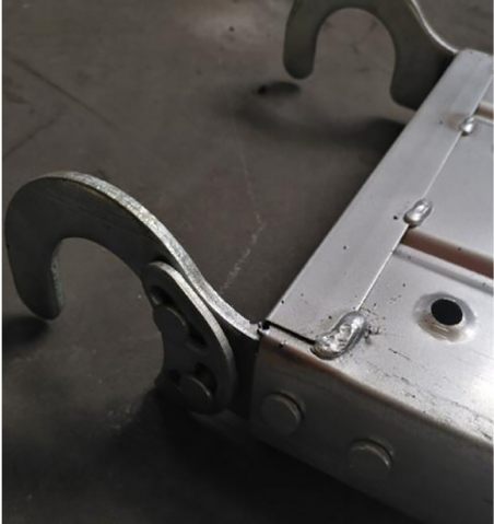 Panneau de marche de podium avec crochet