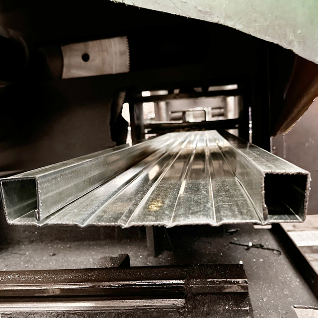 planche en acier ferm&eacute;