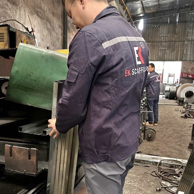 planche en acier ferm&eacute;