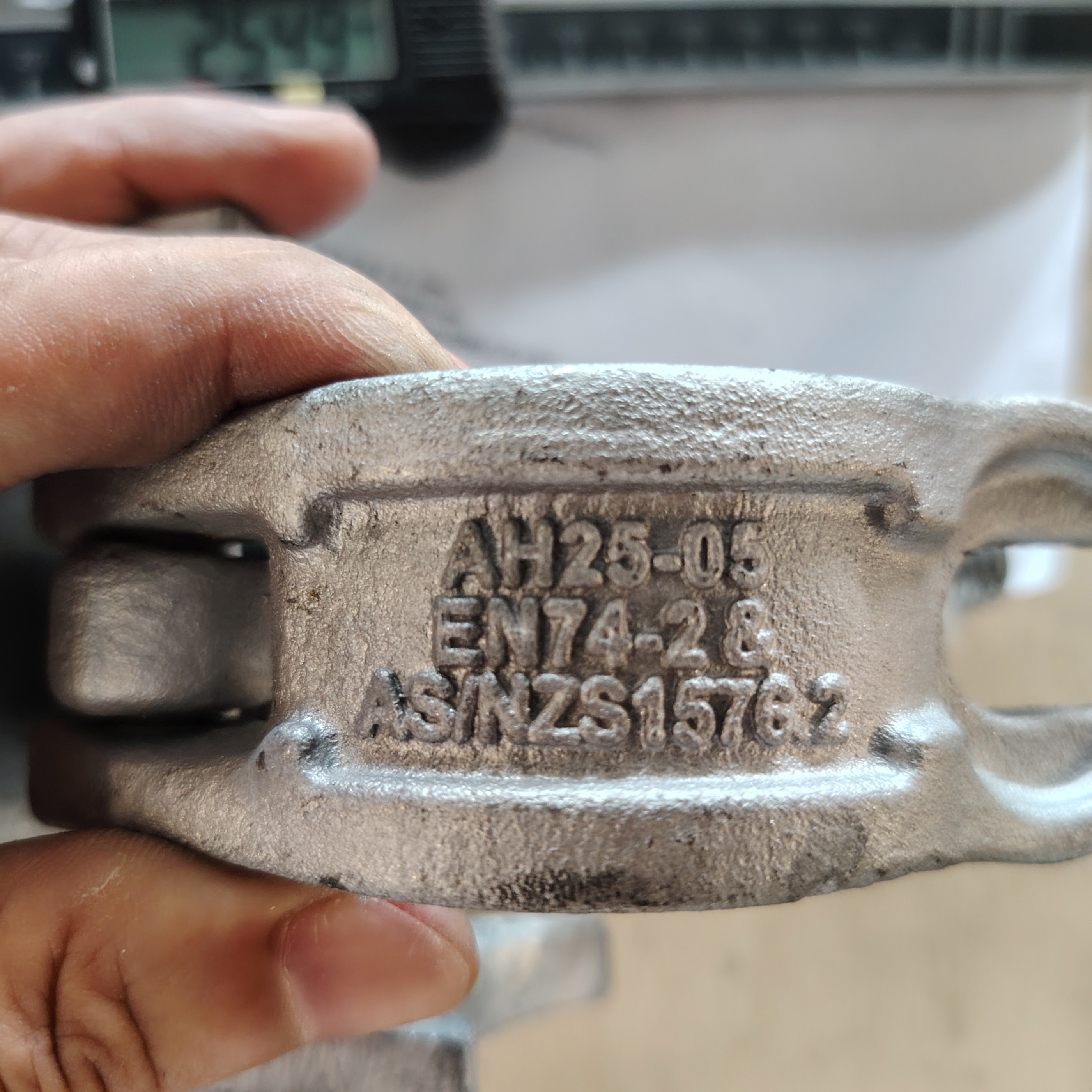 Pince d'échafaudage de forme spéciale Bjelke Klips