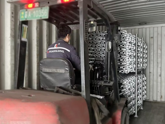 Livraison du syst&egrave;me d"&eacute;chafaudage Ringlock