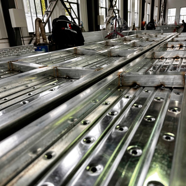 planche en acier ferm&eacute;