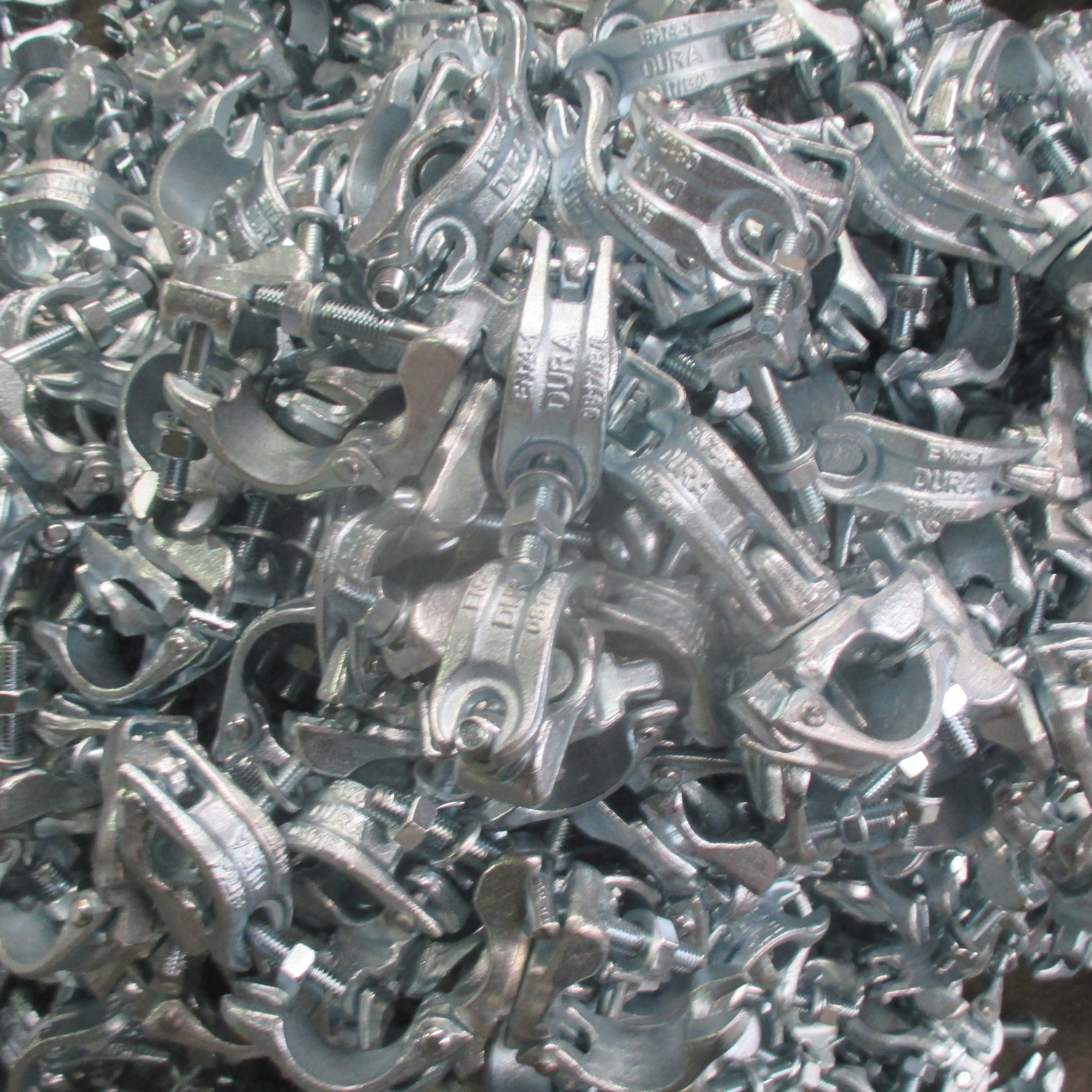 Coupleur pivotant forg&eacute;