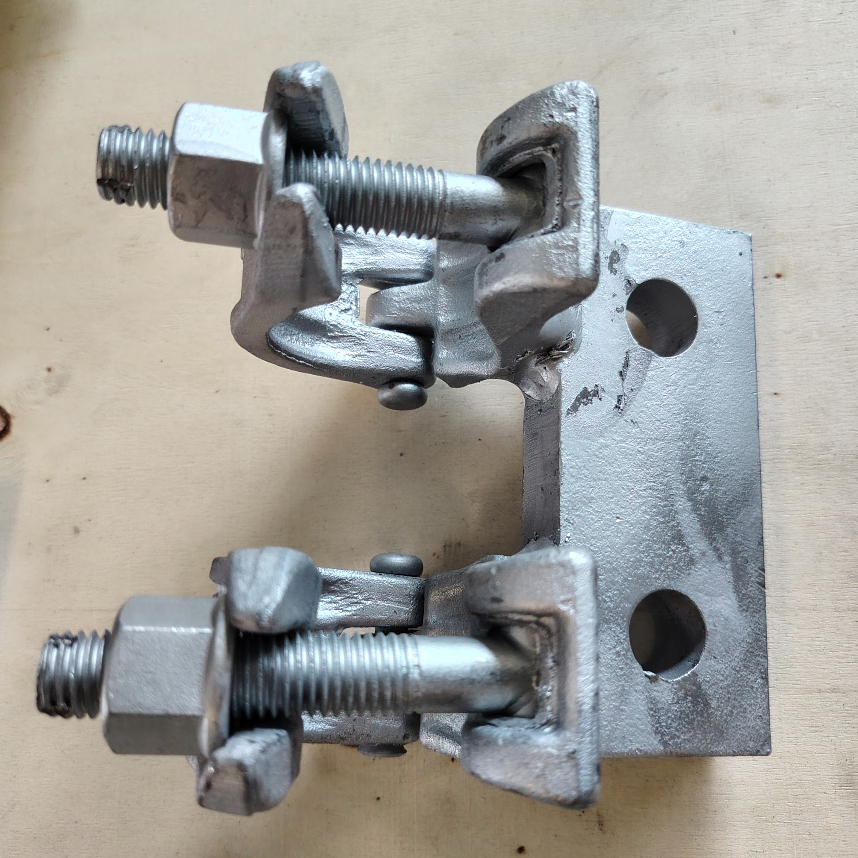 Pince d'échafaudage de forme spéciale de base sur mesure