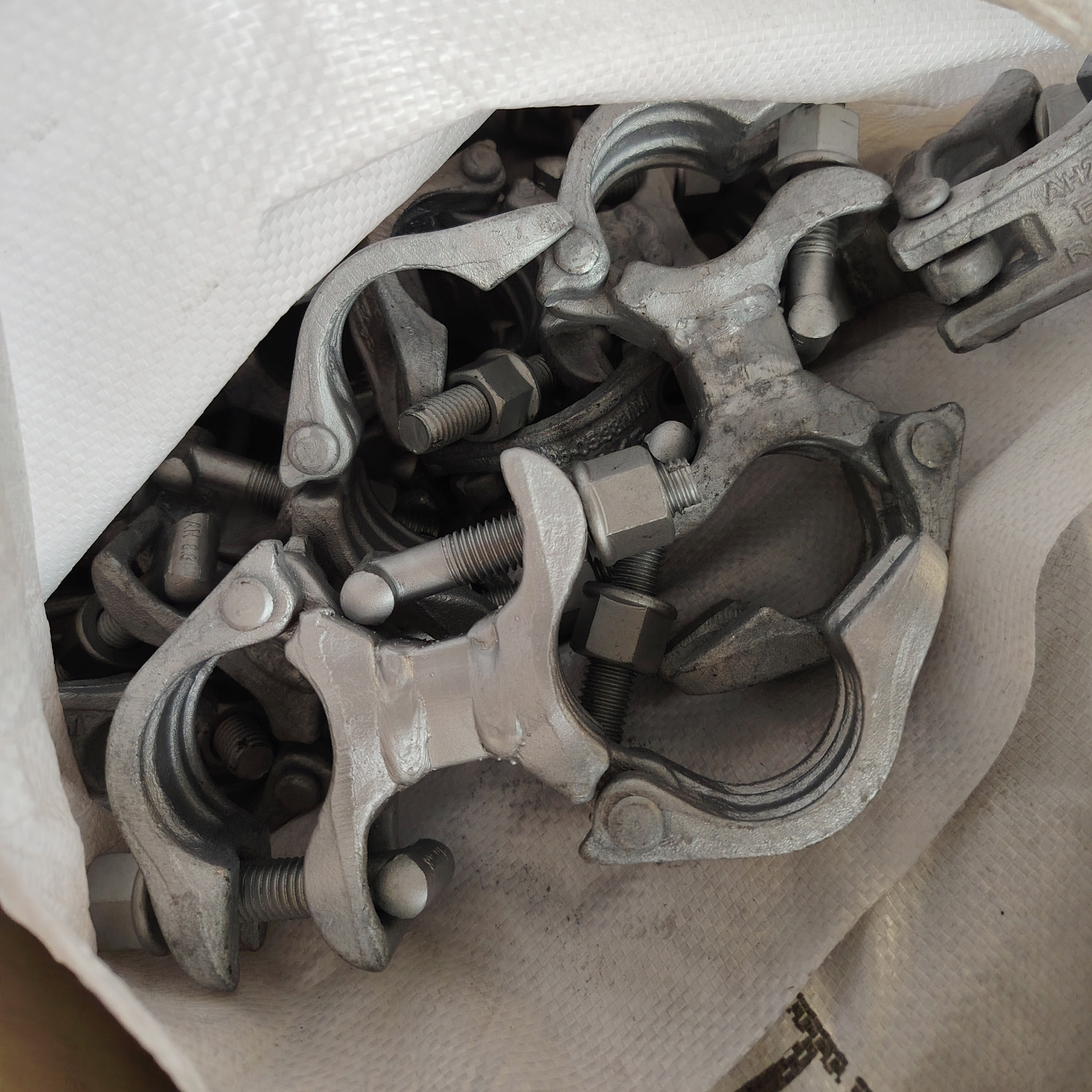 Coupleur de distance - Pince d'échafaudage de forme spéciale de 98 mm