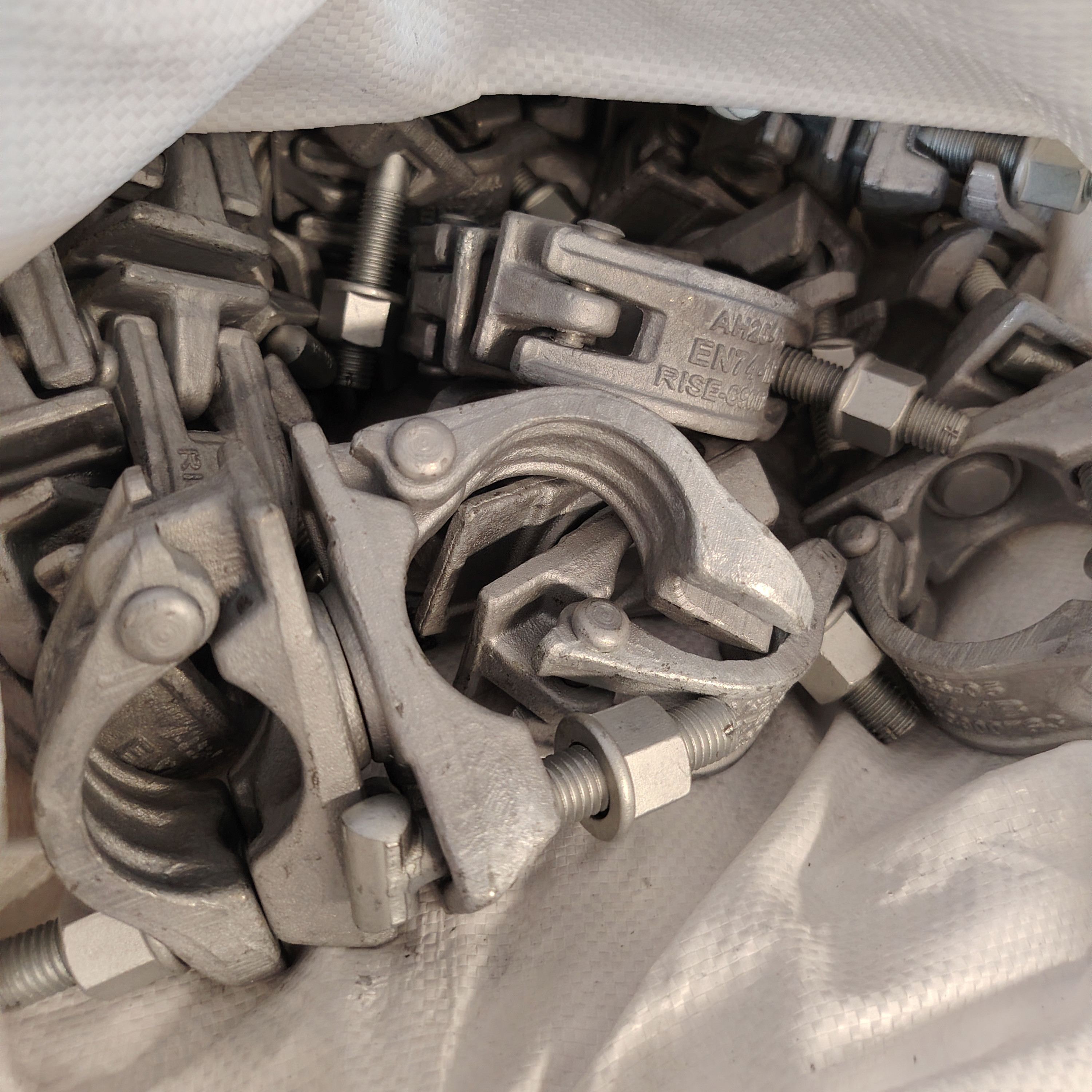 Coupleur pivotant KV 49 X 49 Pince d'échafaudage de forme spéciale