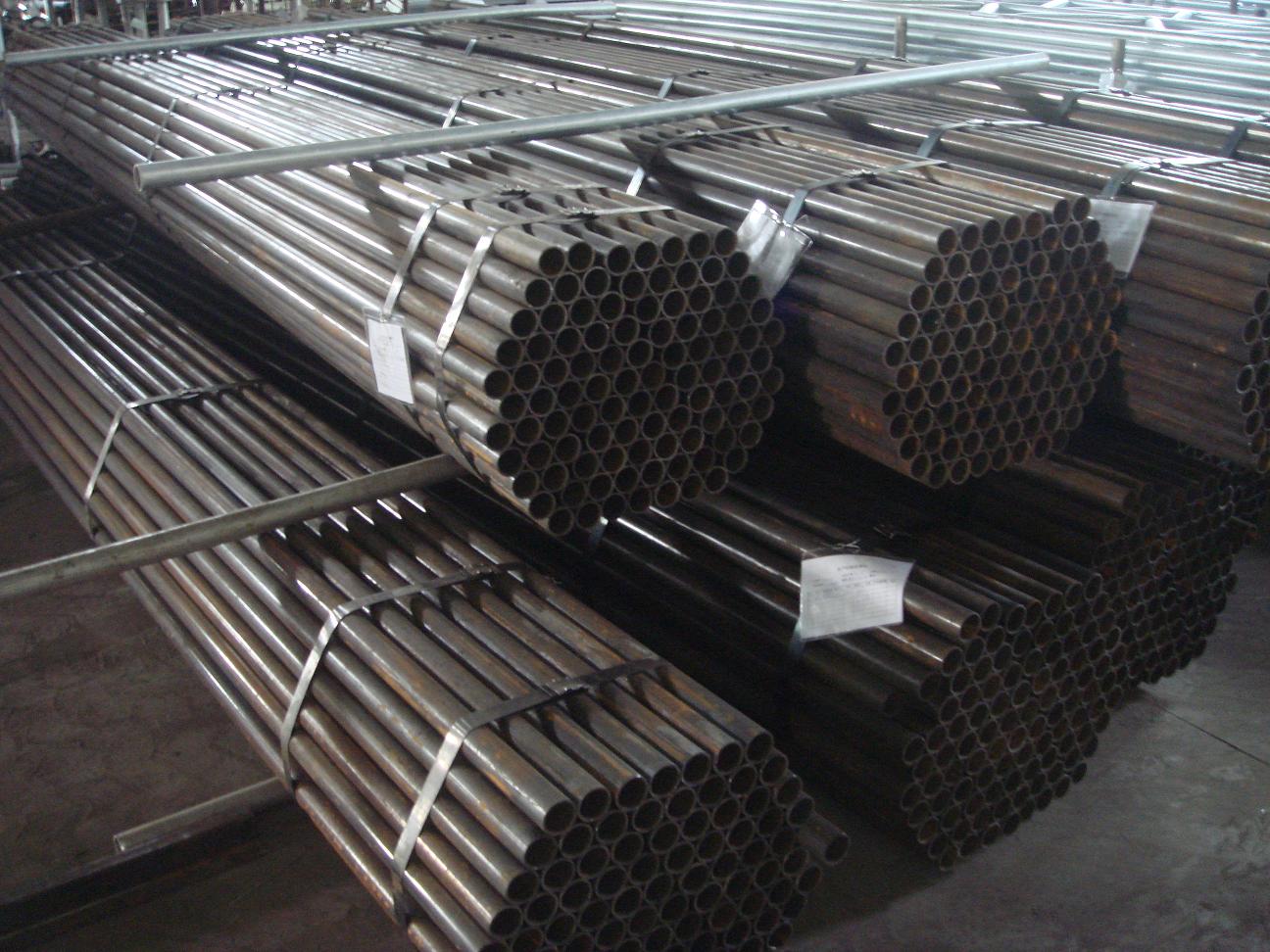 Tuyau d\'échafaudage noir