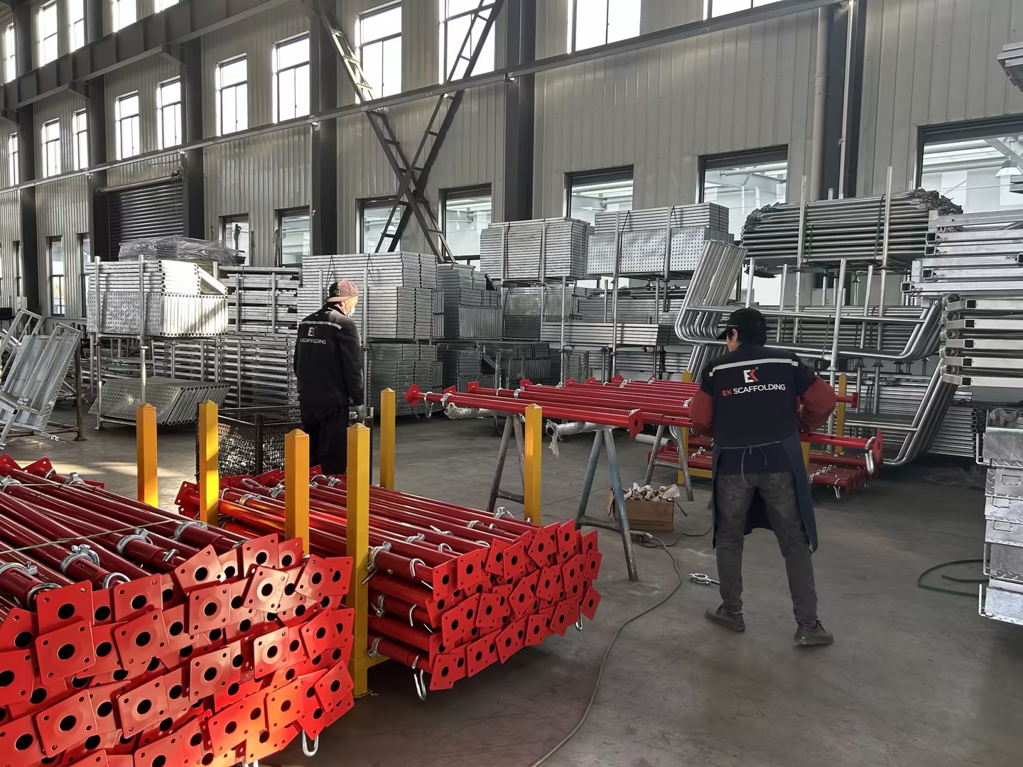 &Eacute;tais r&eacute;glables en acier 