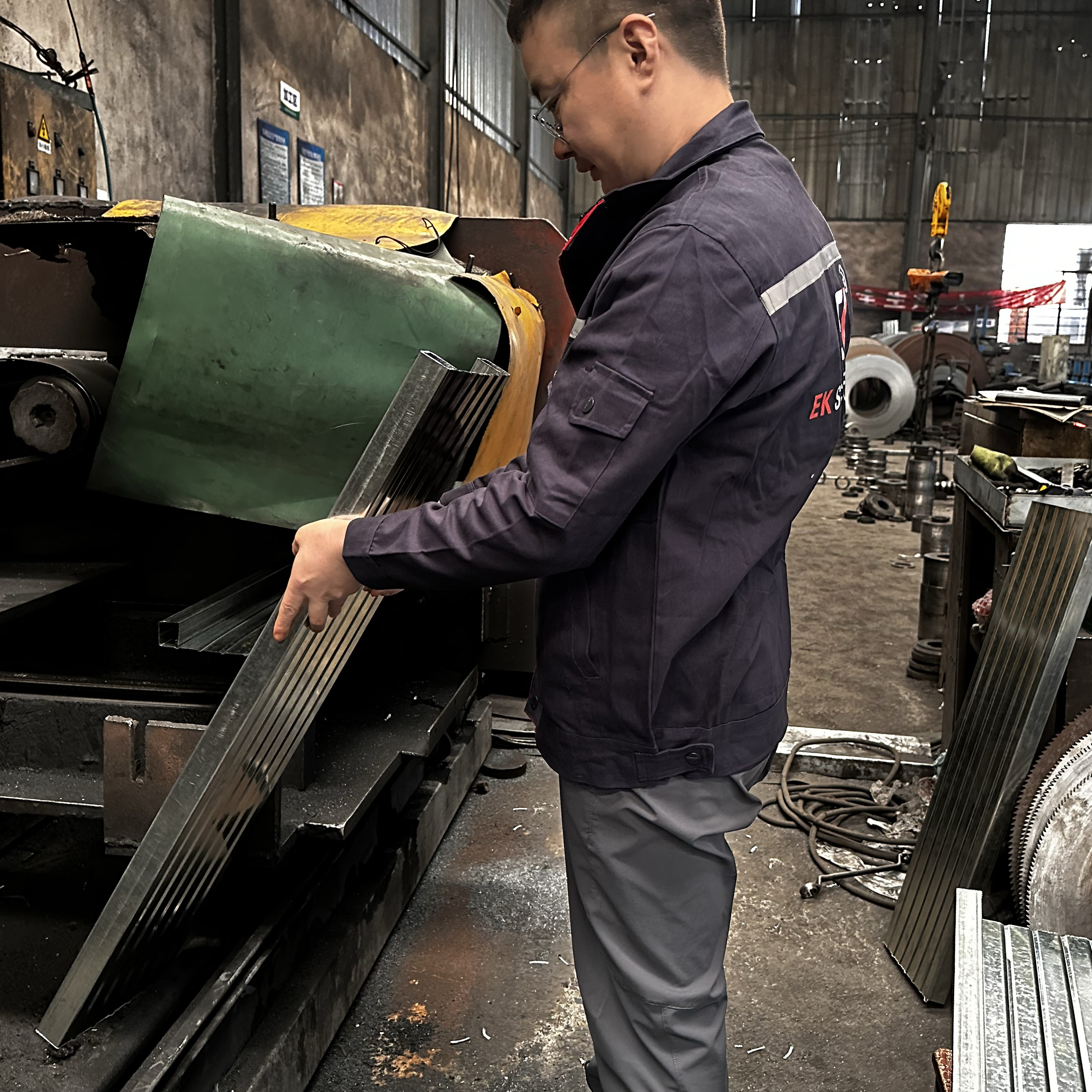 en acier ferm&eacute; planche en acier 