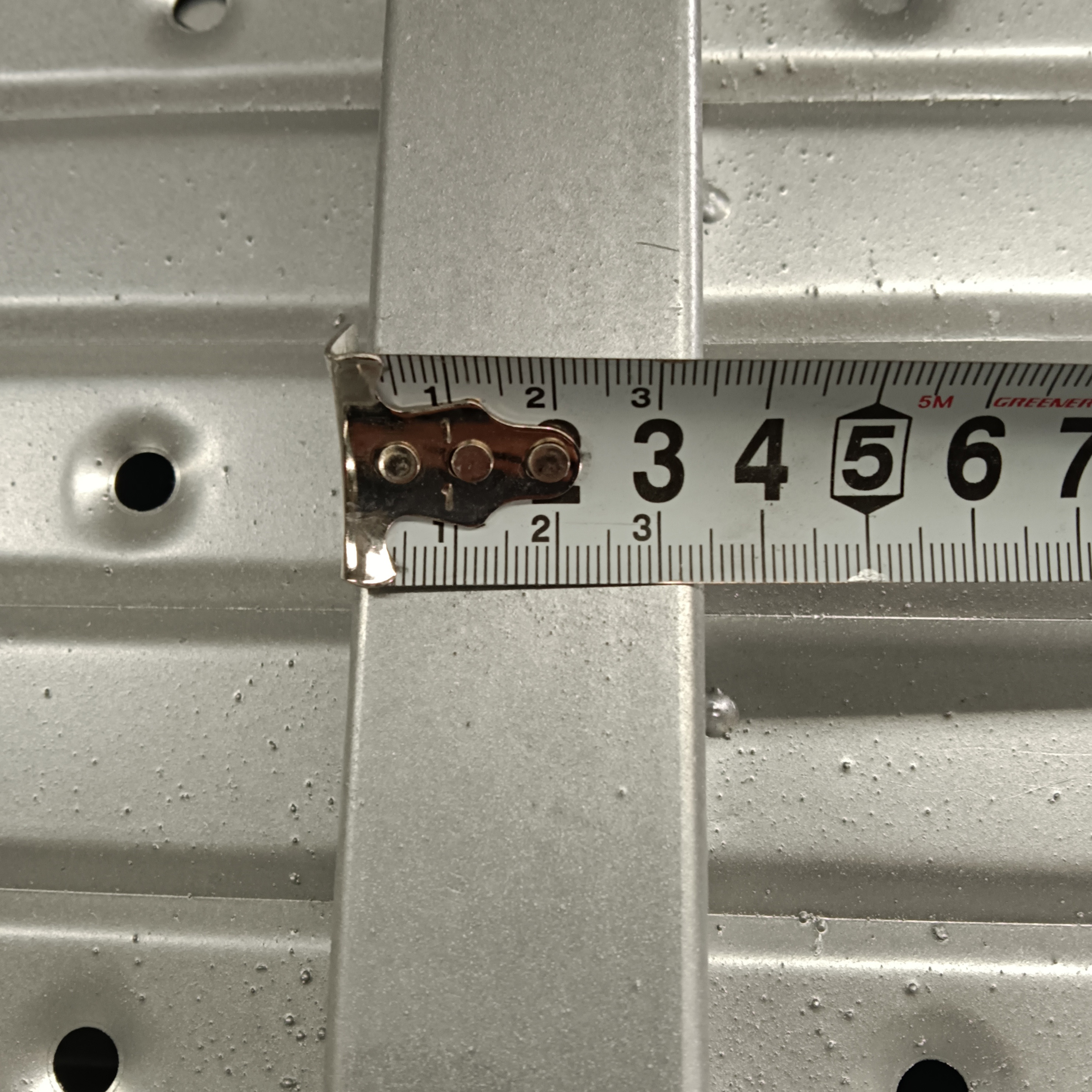 Planche en acier ferm&eacute; de 1500 mm