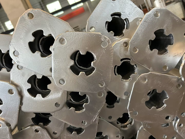 Accessoires en acier