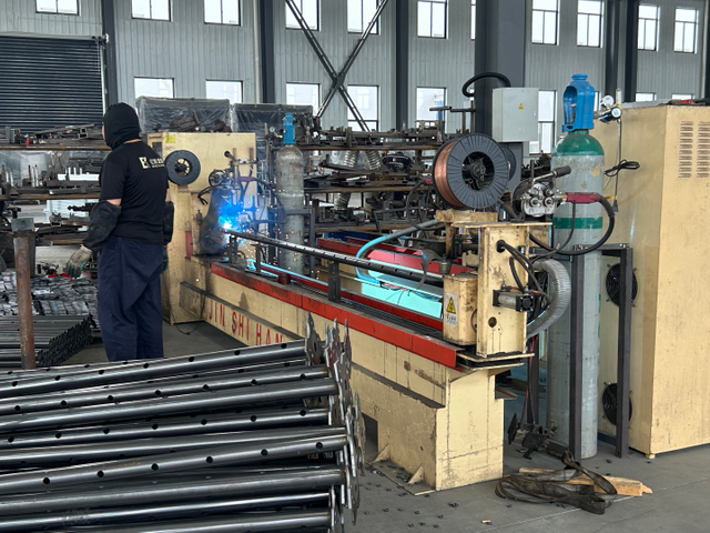 Soudage des poteaux étouffants réglables