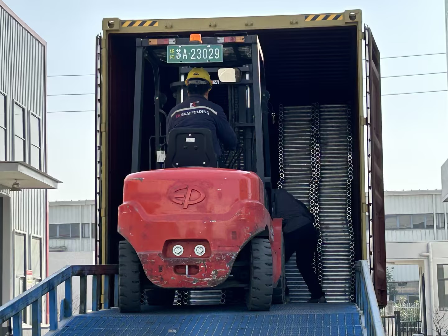 Exp&eacute;dition de poutre en treillis d'&eacute;chafaudage 