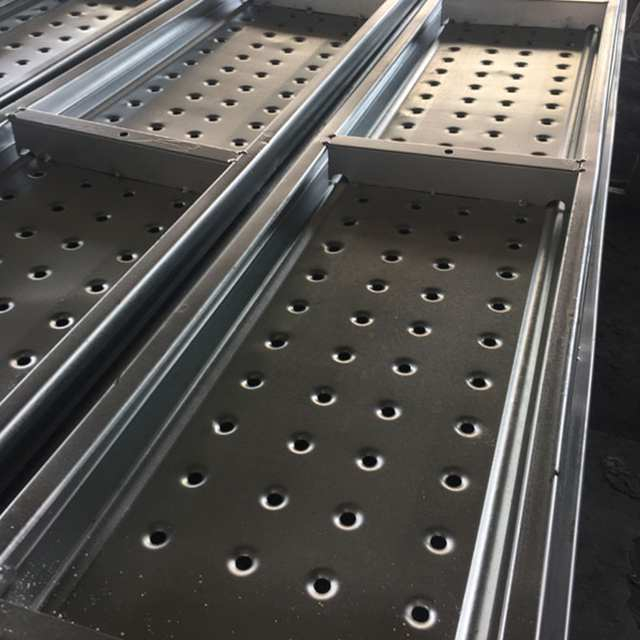 Planche d'échafaudage en acier utilisé dans l'échafaudage en acier pour la construction