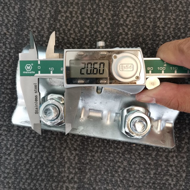 Coupleur &agrave; manches press&eacute; 08