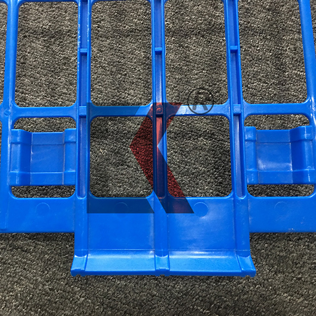 Porte d'&eacute;chafaudage &agrave; ressort 