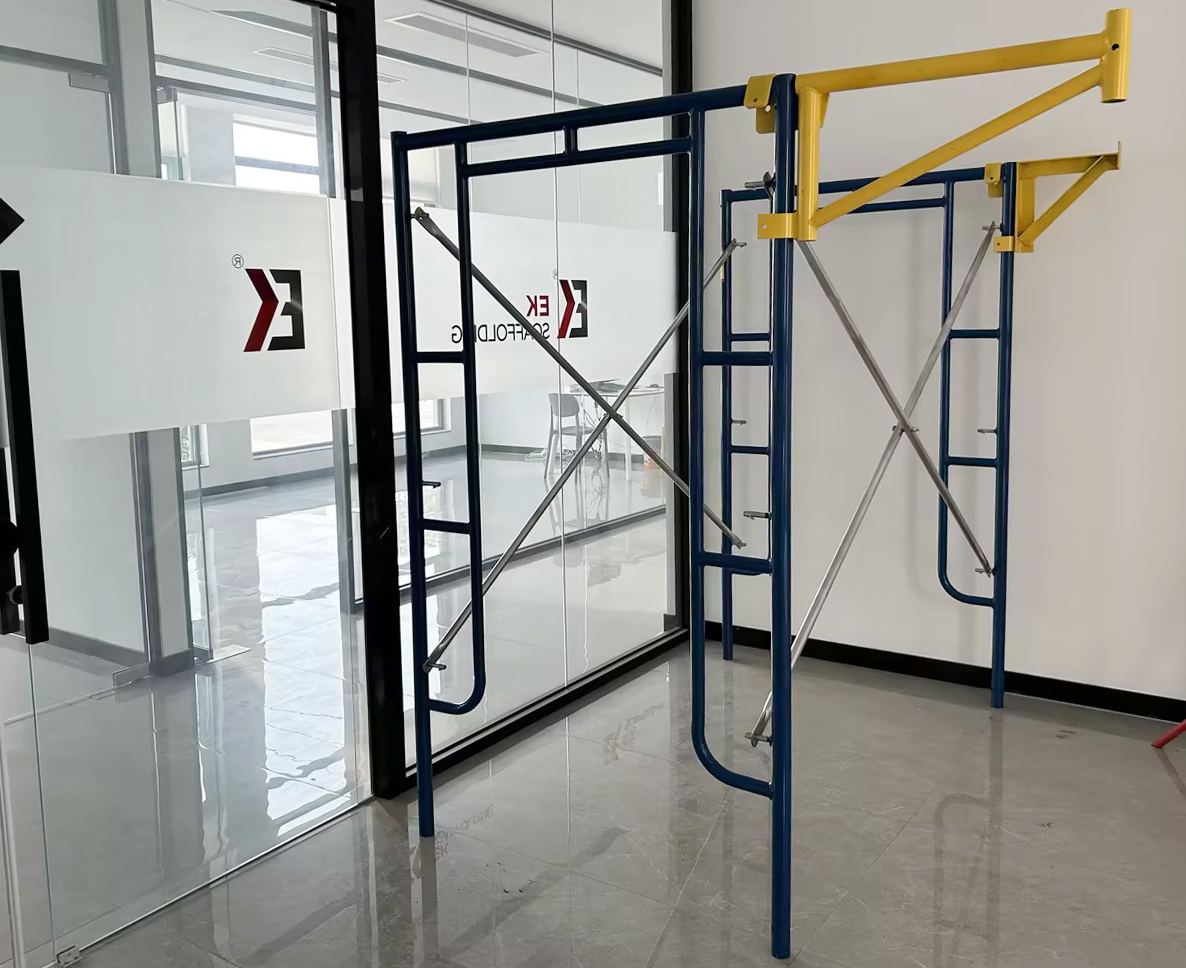 Marcher dans les cadres