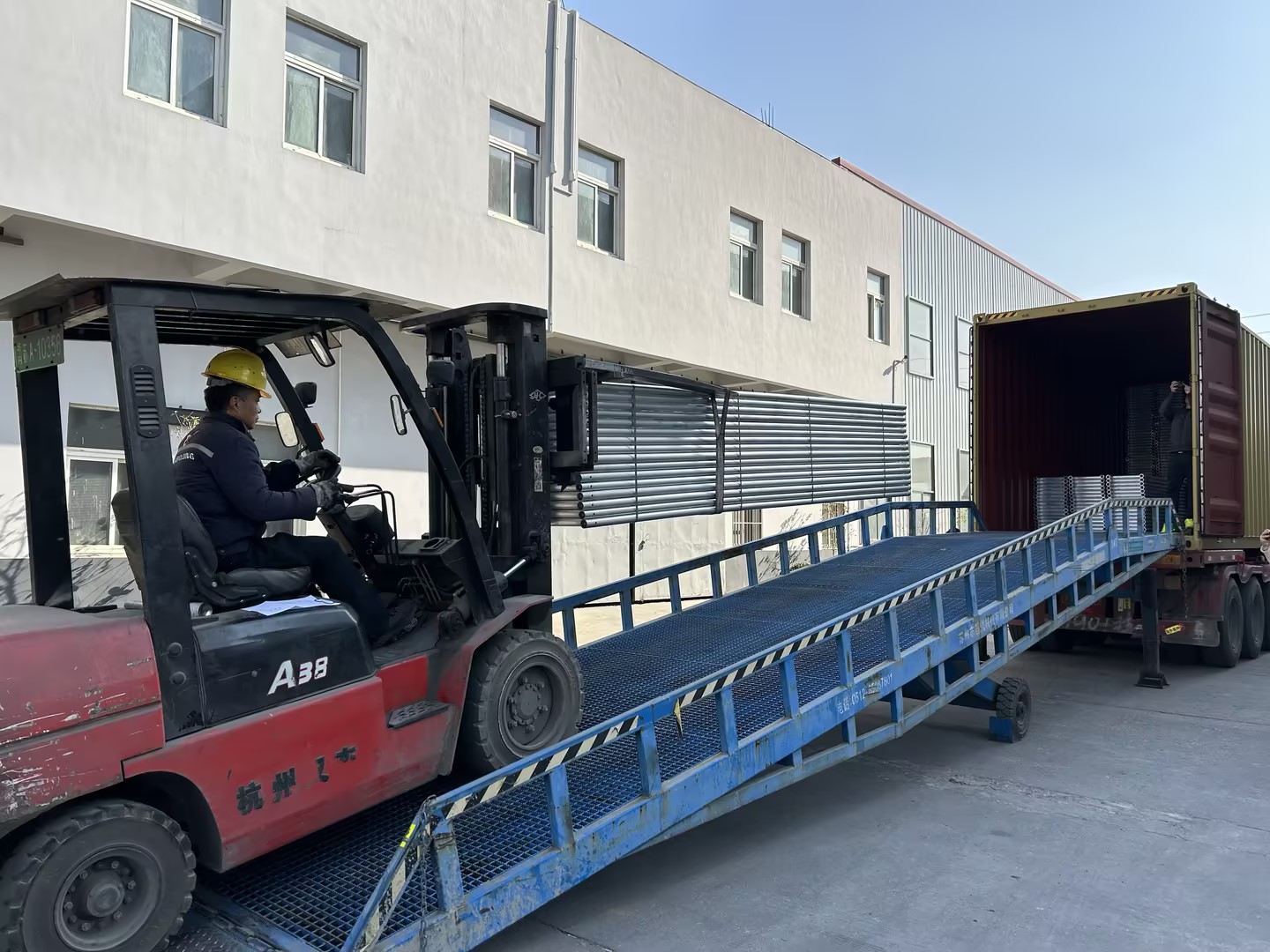 Exp&eacute;dition de poutre en treillis d'&eacute;chafaudage 