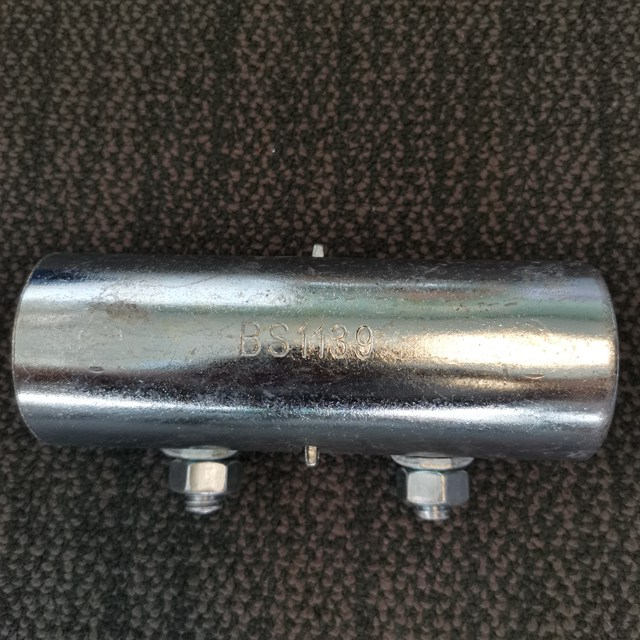 Échafaudage Coupleur de tube à manches pressé