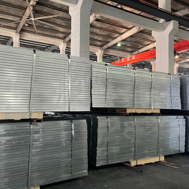 planche en acier ferm&eacute;