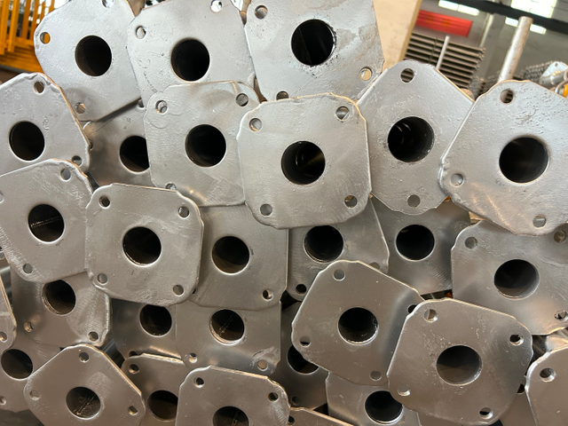 Accessoires en acier