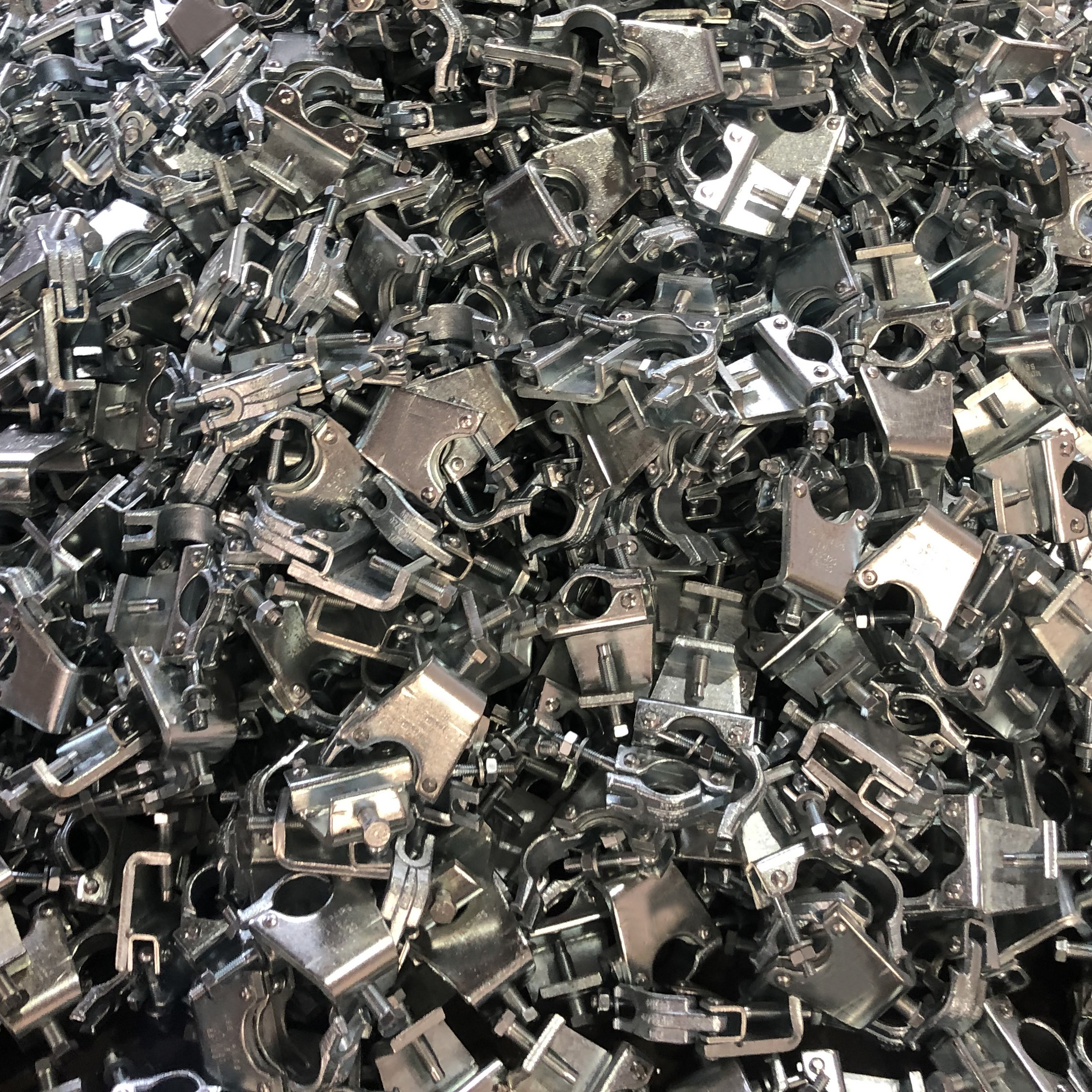 Coupleur de poutre &agrave; chute