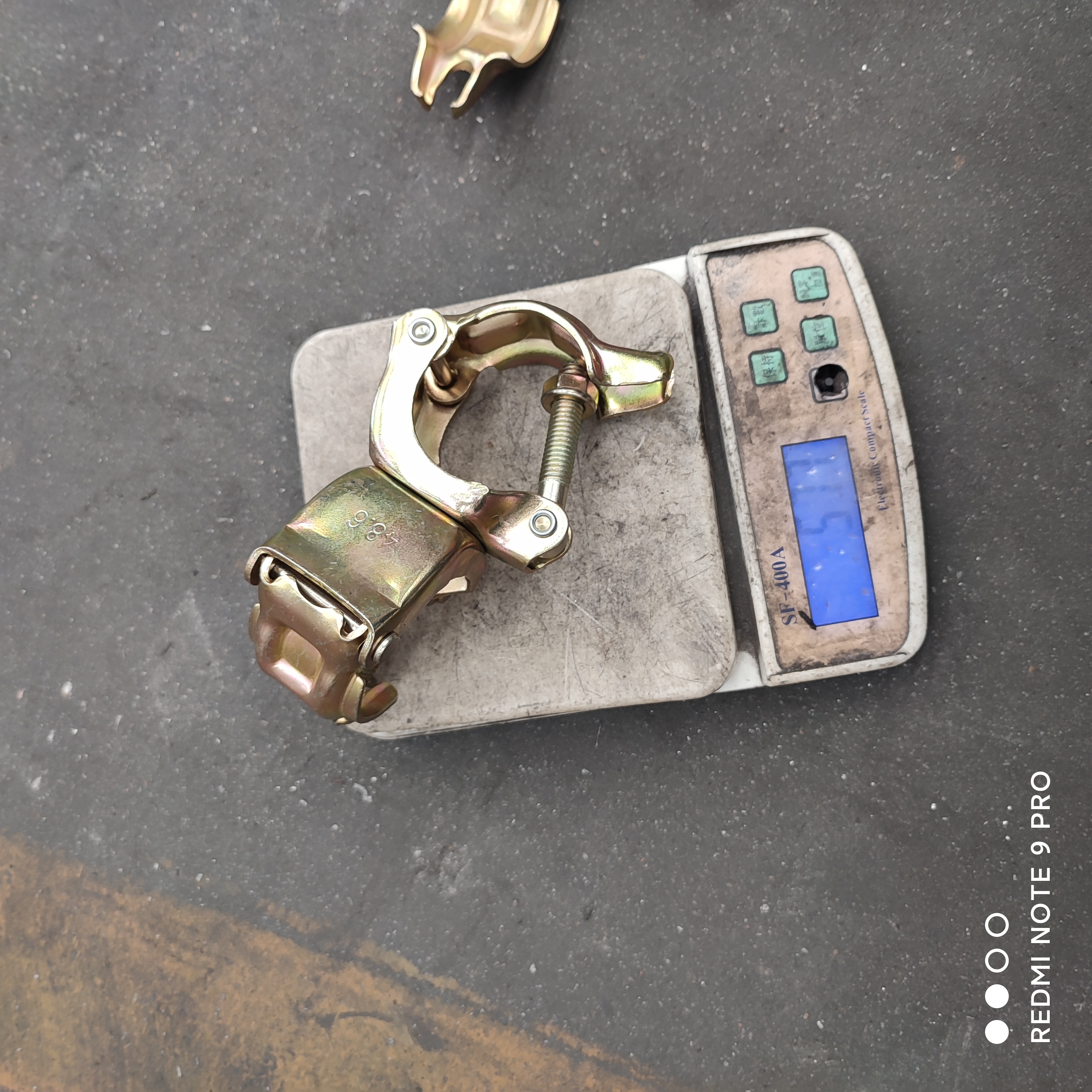 coupleur pivotant press&eacute; coupleur 