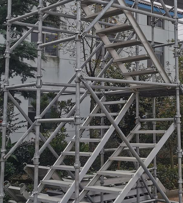 Système d'échafaudage à cuplock