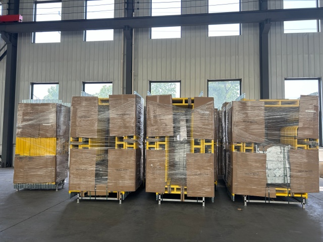 Marcher &agrave; travers les &eacute;chafaudages