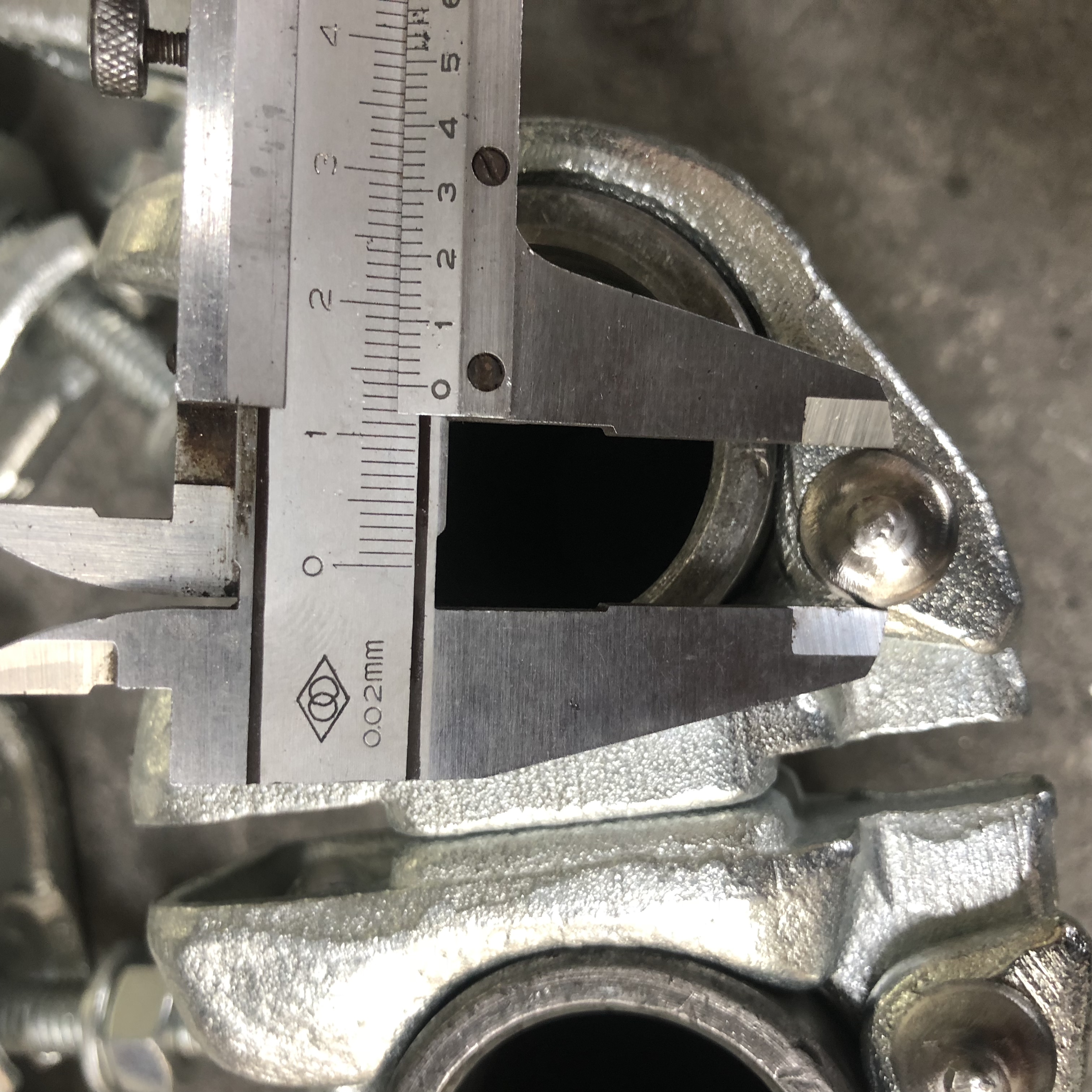 Coupleur pivotant pour &eacute;chafaudage 