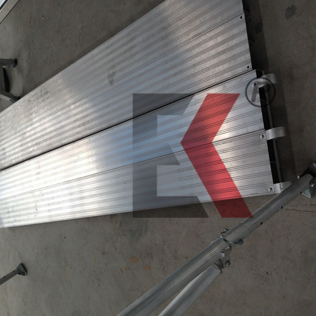 Planches d'échafaudage en aluminium et ponts métalliques
