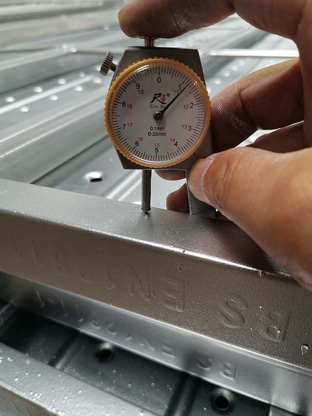 Planche m&eacute;tallique 09