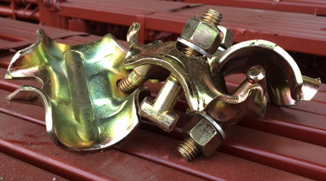 Coupleur d'échafaudage italien électro galvanisé pressé