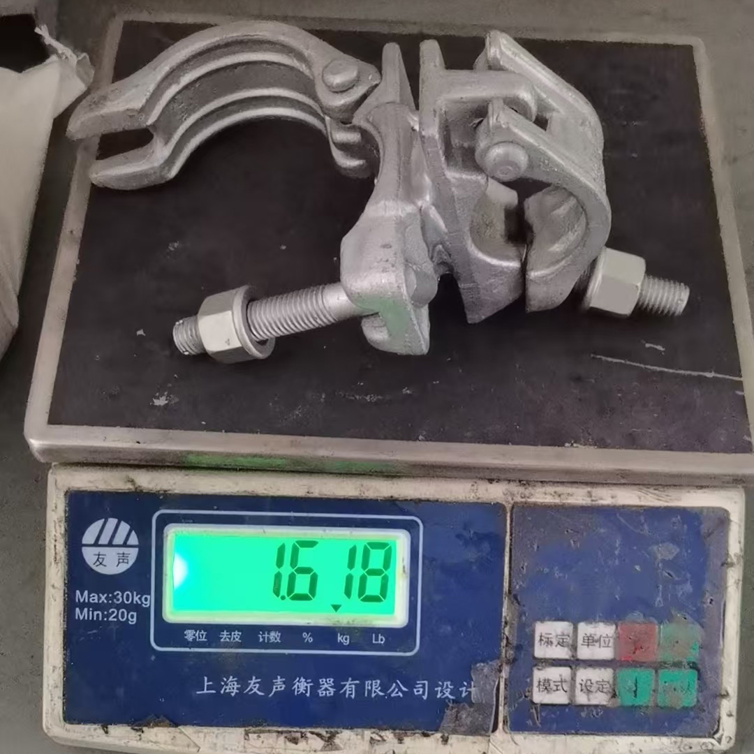 Pince d'&eacute;chafaudage de forme sp&eacute;ciale 