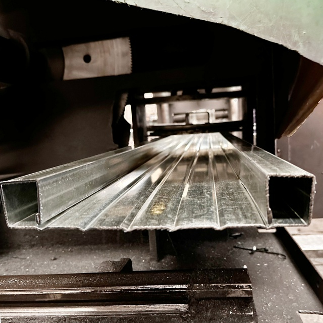 planche en acier ferm&eacute;