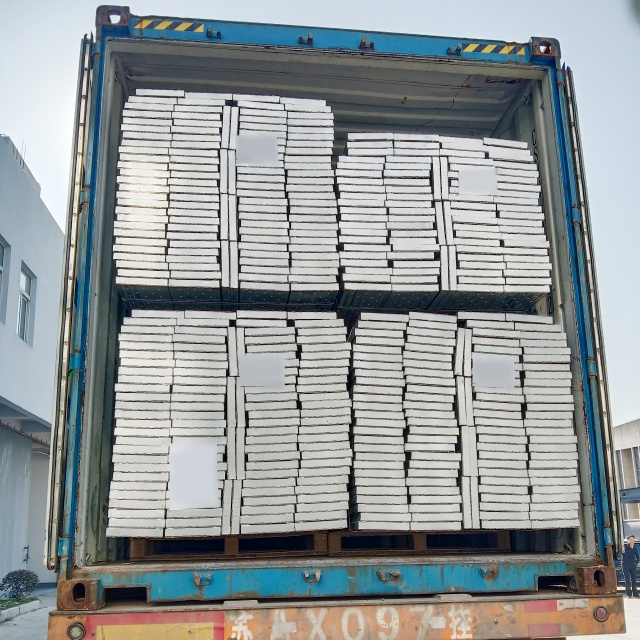 planche en acier ferm&eacute;